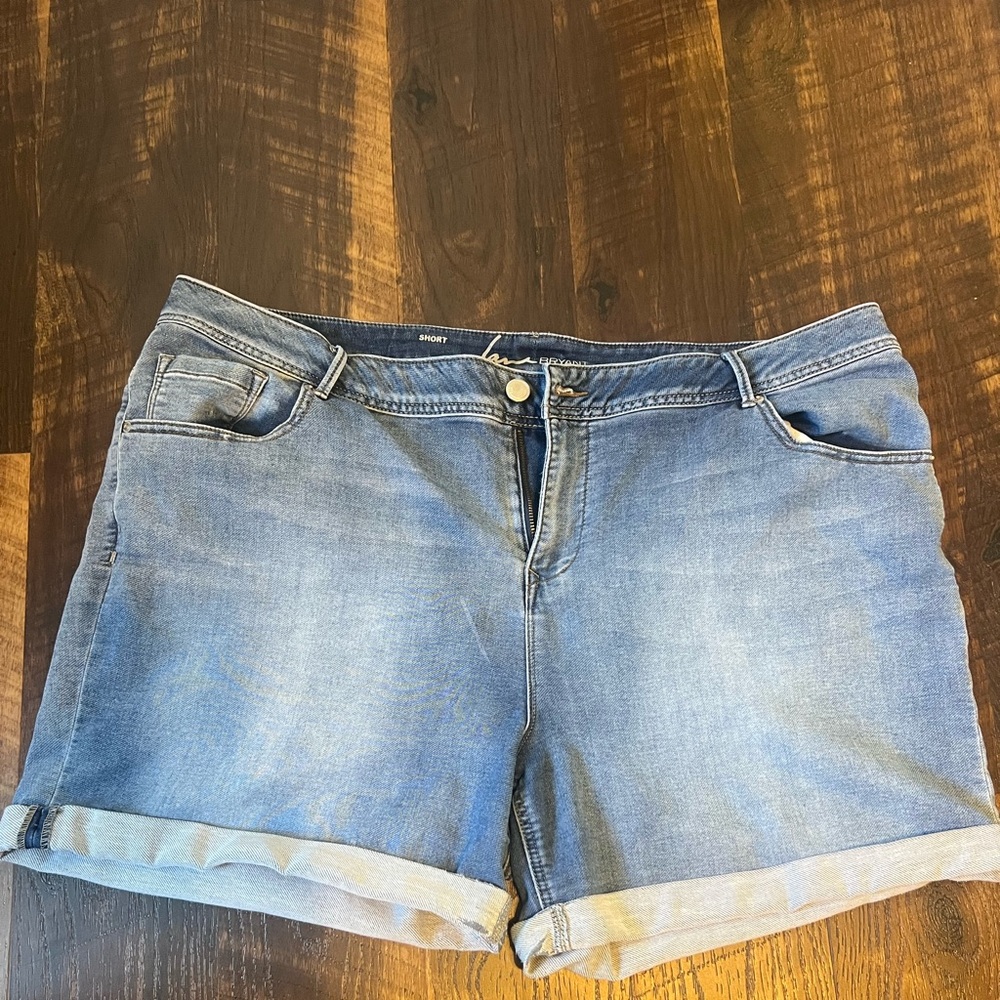 Size 28 (Short) Jean Shorts Layne Bryant